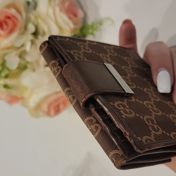 Authentic Gucci short wallet - Picture 5 of 11
